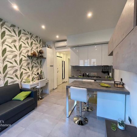 R39 Modern Apartment With Private Parking 米兰 外观 照片